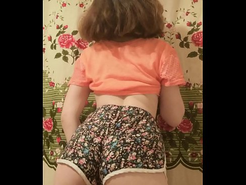 ❤️ Сексуальная юная малышка делает стриптиз снимая свои шортики на камеру ❌ Порно видео у нас ️