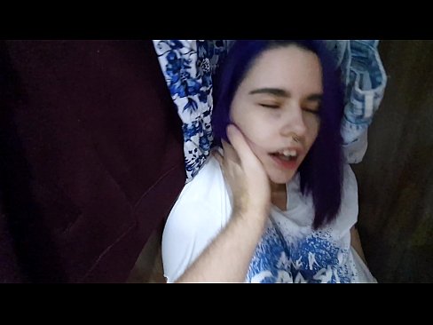 ❤️ Нашел сестренку в шкафу и помог кончить ❌ Порно видео у нас ️